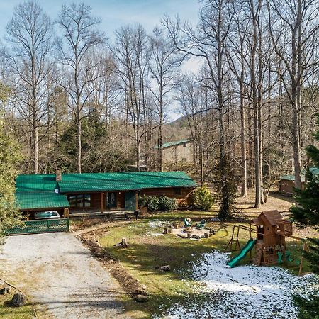 Sugar Cove By Avantstay Cabin By The River W Hot Tub Pool Table Guest House Gatlinburg Exterior photo