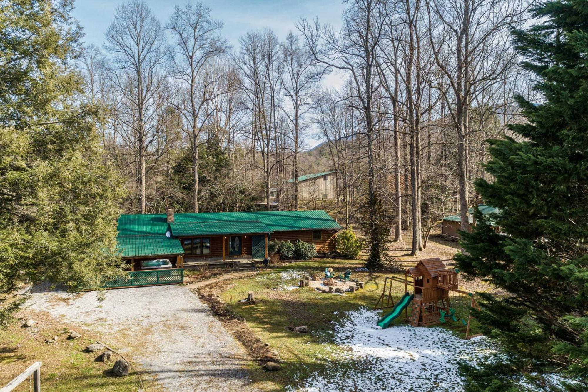 Sugar Cove By Avantstay Cabin By The River W Hot Tub Pool Table Guest House Gatlinburg Exterior photo