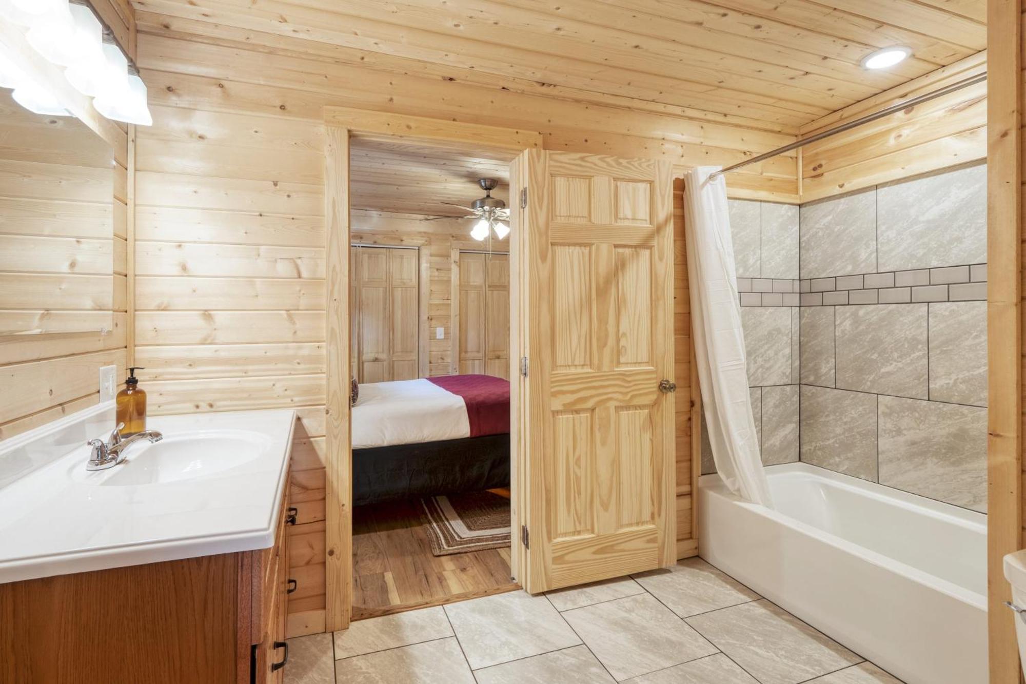 Sugar Cove By Avantstay Cabin By The River W Hot Tub Pool Table Guest House Gatlinburg Exterior photo